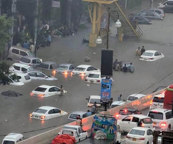 19 اگست 2025 ، شاہ راہے فیصل کراچی کا منظر ۔